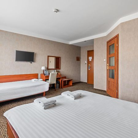 Hotel Diament Vacanza Katowice - Siemianowice Siemianowice Slaskie Ngoại thất bức ảnh