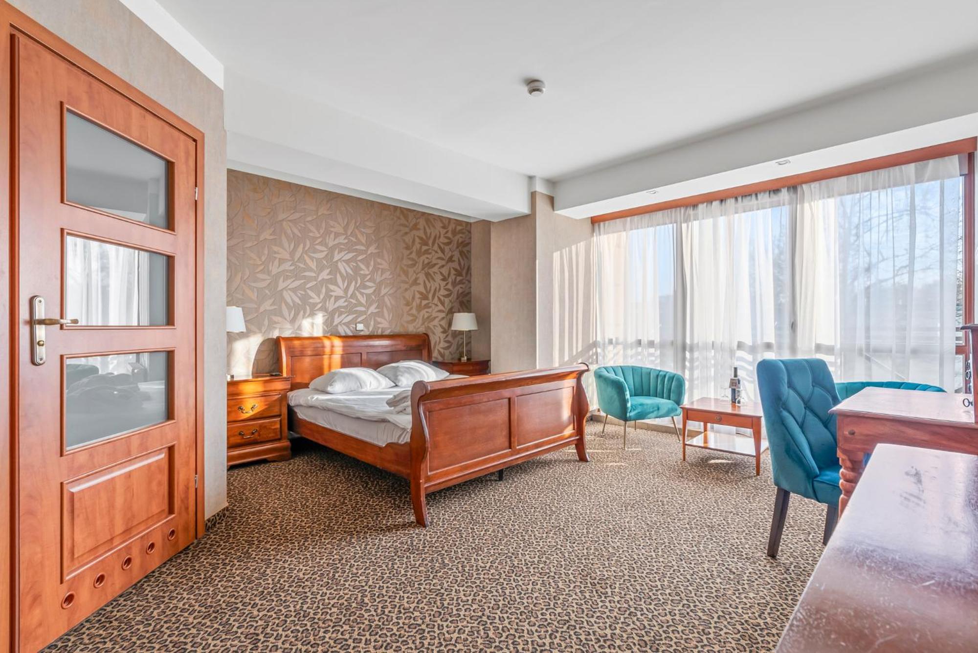 Hotel Diament Vacanza Katowice - Siemianowice Siemianowice Slaskie Ngoại thất bức ảnh