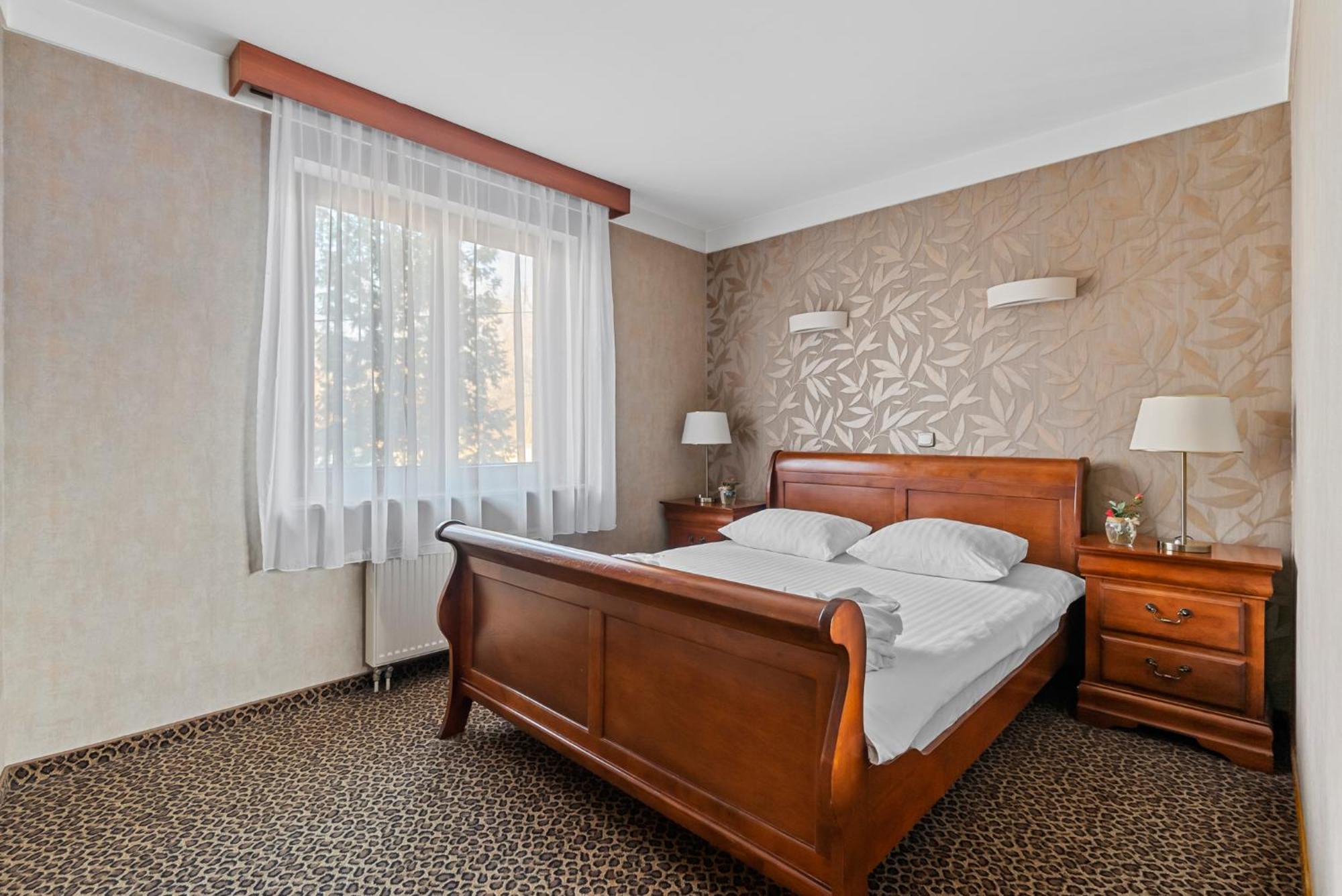 Hotel Diament Vacanza Katowice - Siemianowice Siemianowice Slaskie Ngoại thất bức ảnh