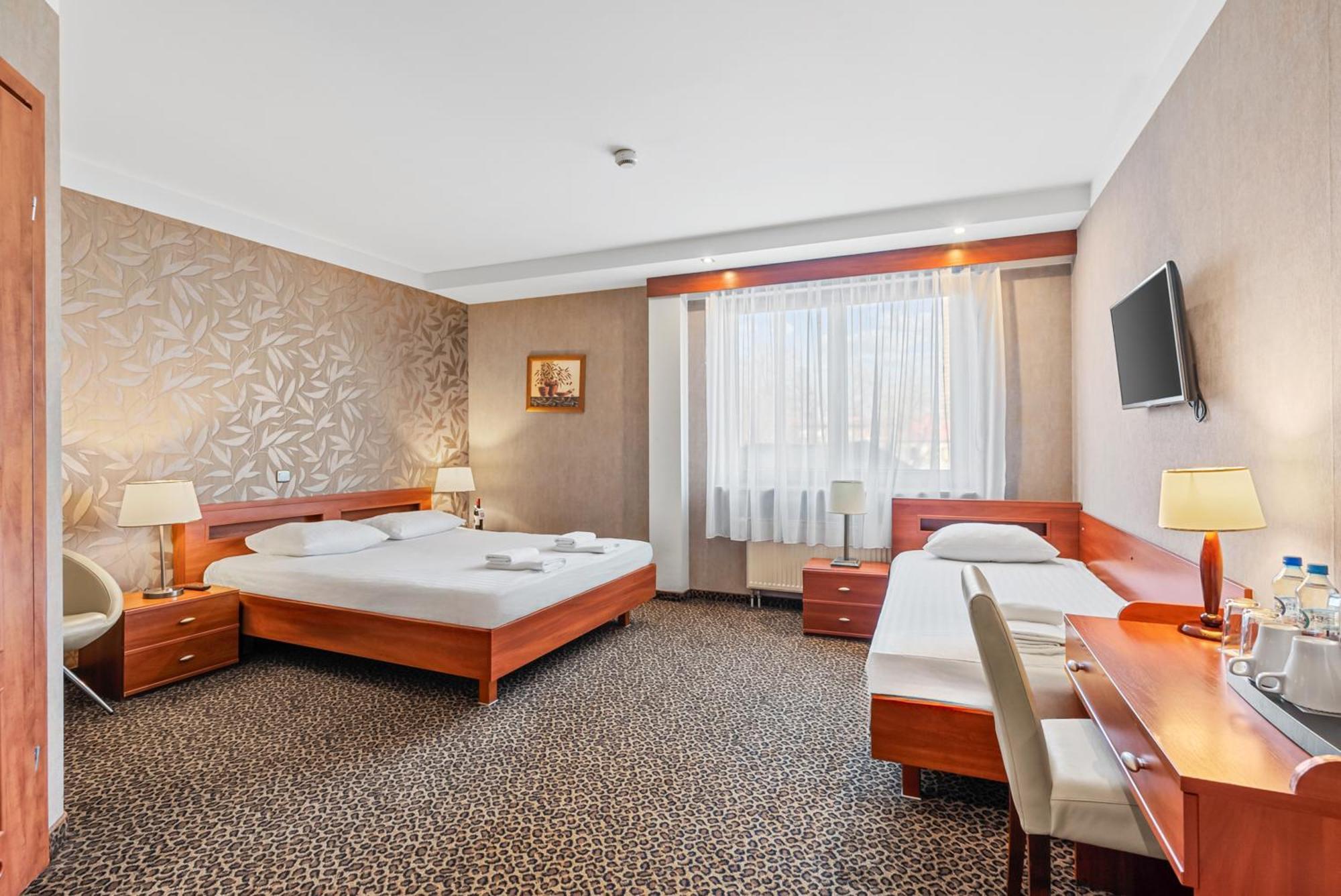 Hotel Diament Vacanza Katowice - Siemianowice Siemianowice Slaskie Ngoại thất bức ảnh
