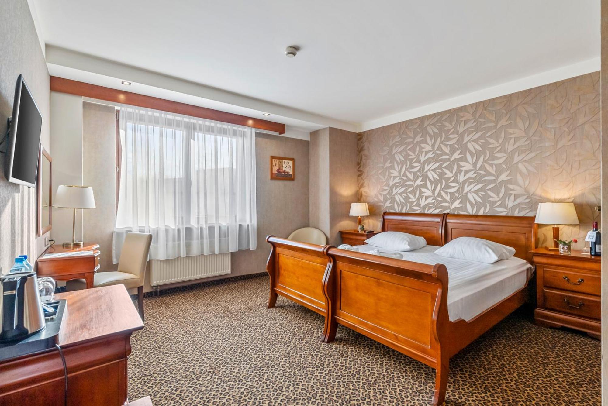 Hotel Diament Vacanza Katowice - Siemianowice Siemianowice Slaskie Ngoại thất bức ảnh