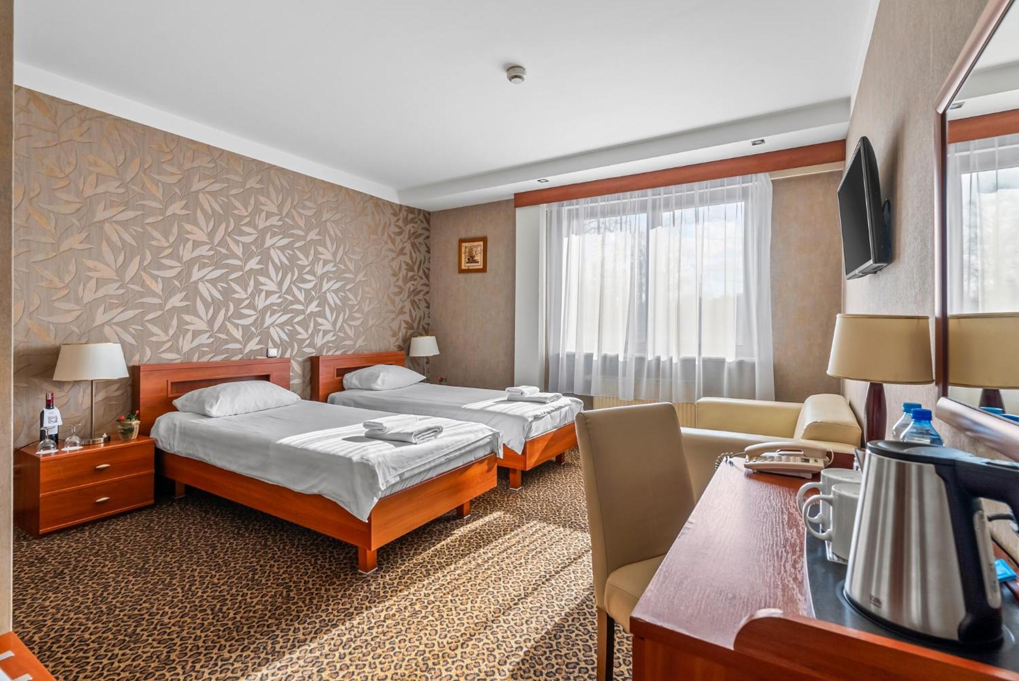 Hotel Diament Vacanza Katowice - Siemianowice Siemianowice Slaskie Ngoại thất bức ảnh