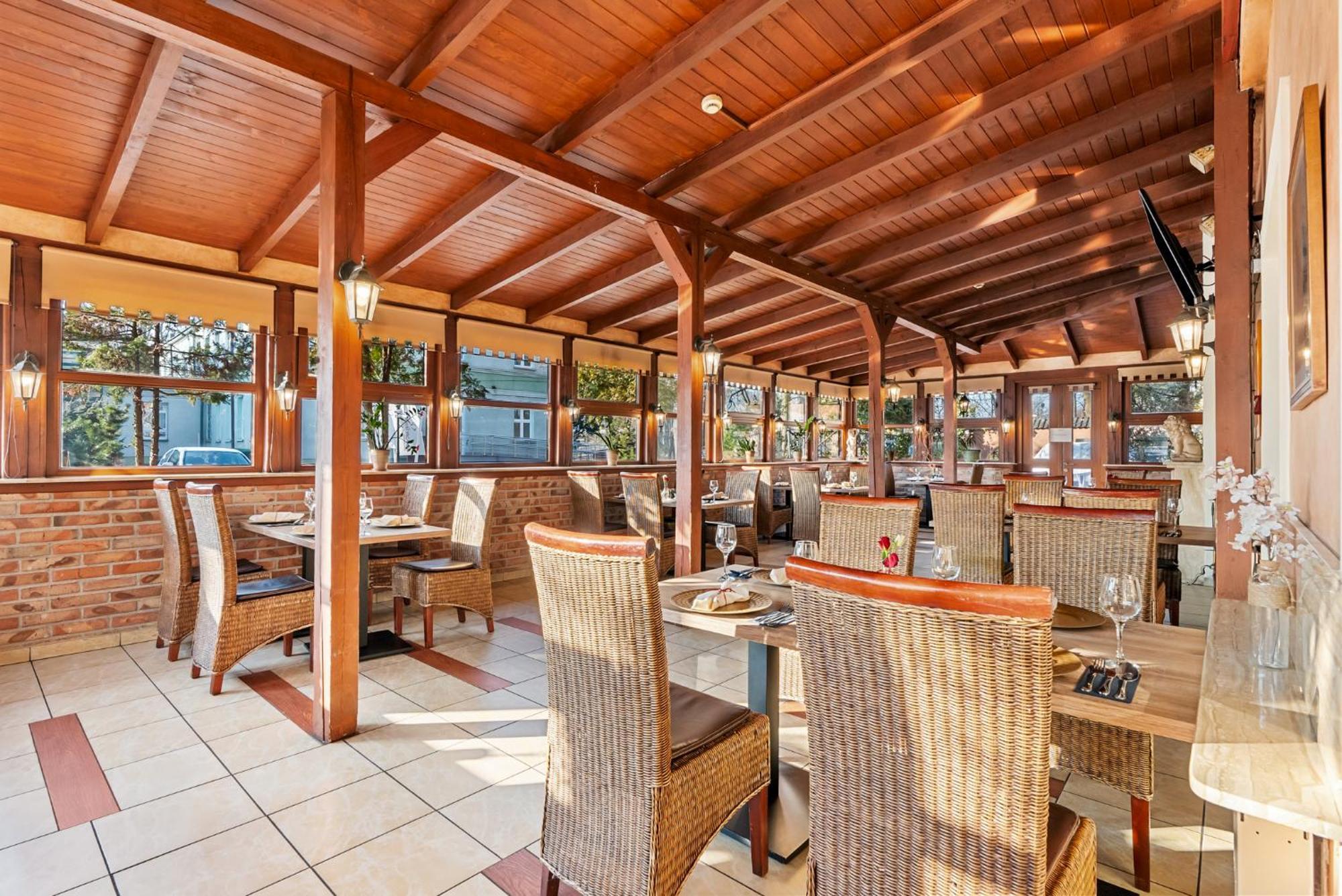 Hotel Diament Vacanza Katowice - Siemianowice Siemianowice Slaskie Ngoại thất bức ảnh
