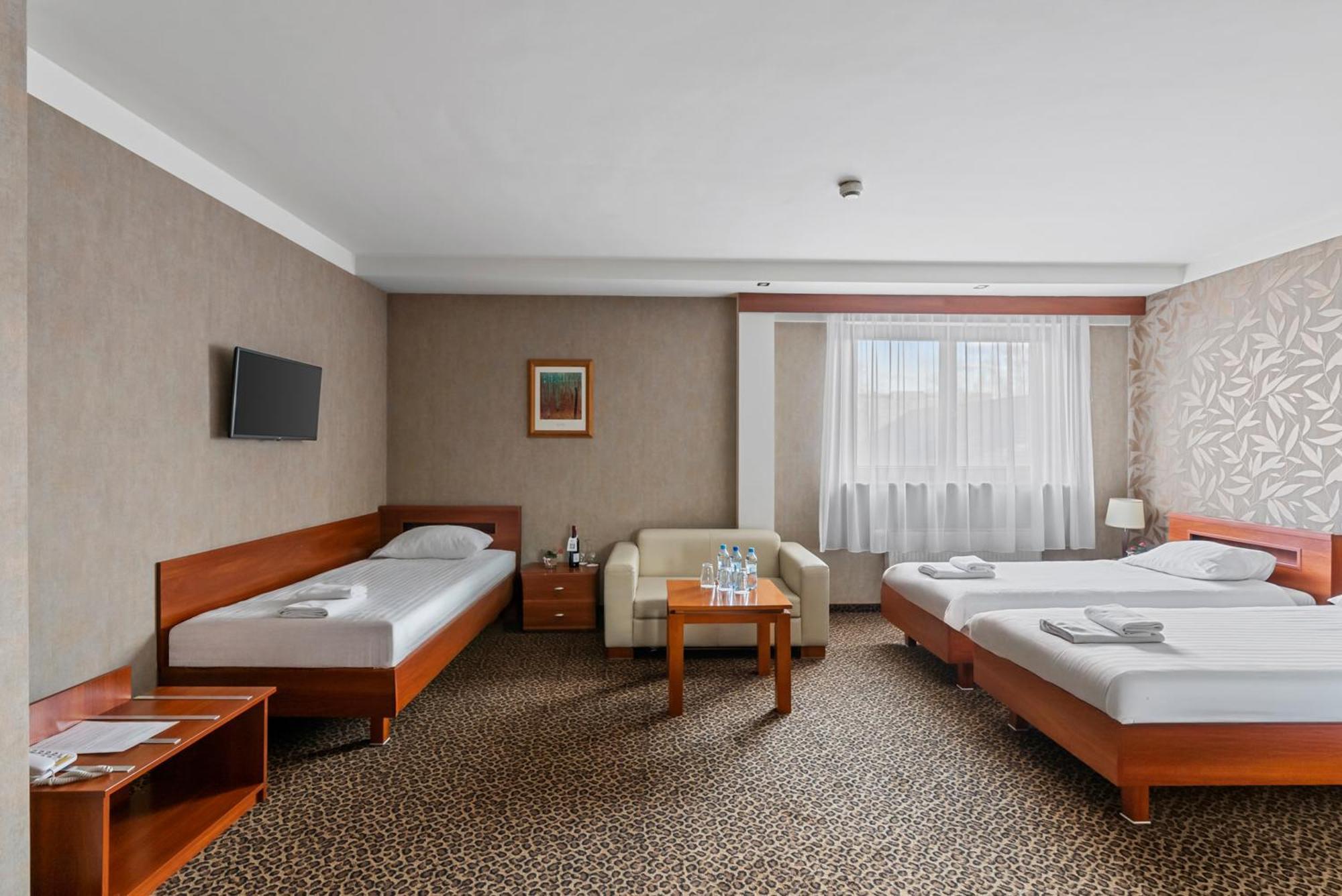 Hotel Diament Vacanza Katowice - Siemianowice Siemianowice Slaskie Ngoại thất bức ảnh